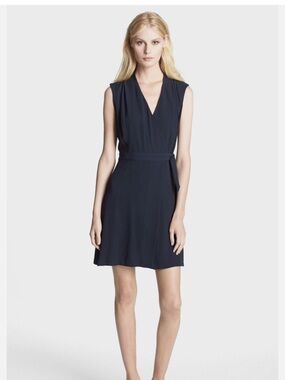 Theory Crepe Wool Blend Navy Blue
Wrap Dress
